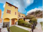 Trilocale Ristrutturato al Piano Terra con Giardino e Piscina