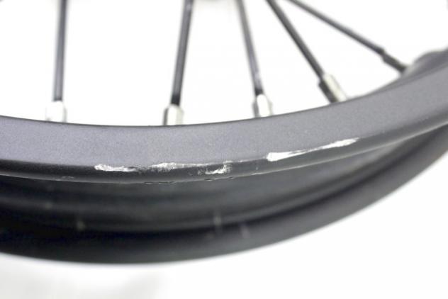 HUSQVARNA SVARTPILEN 125 28109001044C1A CERCHIO RAGGI ANTERIORE 17X3.00 21 - 23 FRONT WHEEL LEGGERMENTE STORTO - Foto 9