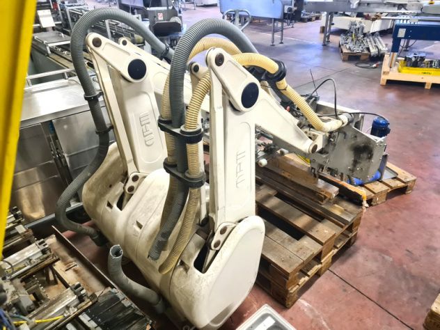 2 robot per movimentazione industriale usati