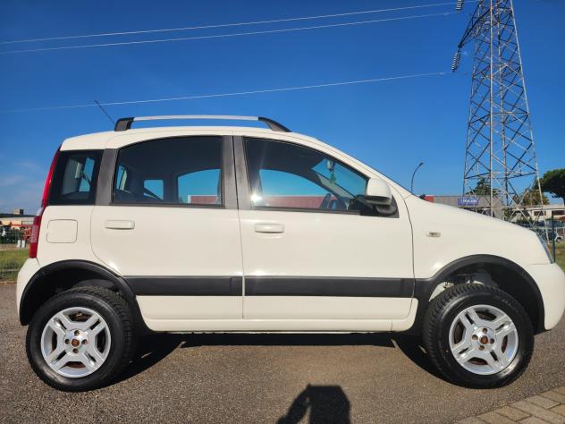 Fiat Panda 1.3 MJT 16V DPF 4x4 Climbing - Foto 4