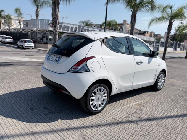 Lancia Ypsilon 1.0 FireFly 5 porte S&S Hybrid Gold - Foto 5