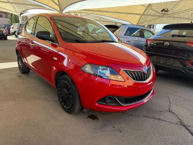Lancia Ypsilon 1.0 FireFly Hybrid - Foto 2