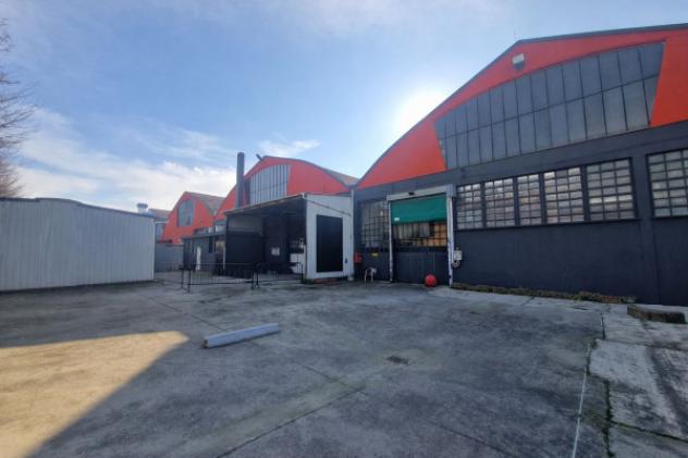 Immobile di 2700 m² con più di 5 locali in vendita a Pero - Foto 10