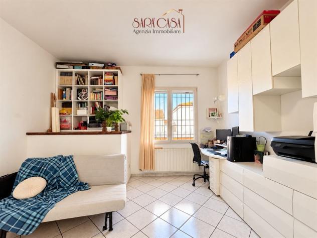 Casa bifamiliare con ampi servizi e corte esclusiva - Foto 7