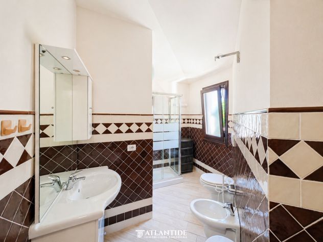 Esclusiva villa libera su 4 lati con ampio giardino privato a Viddalba - Foto 10