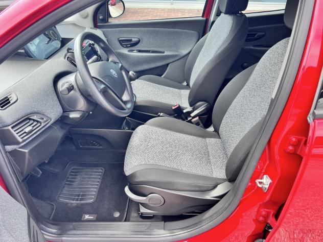 Lancia Ypsilon 1.0 FireFly 70cv Hybrid Silver - Foto 5