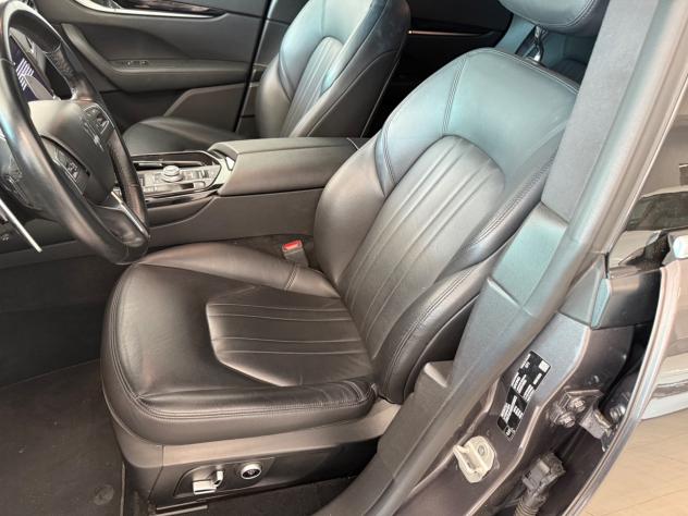 Maserati Levante Q4 3.0 V6 Diesel 275 CV Granlusso - Foto 9