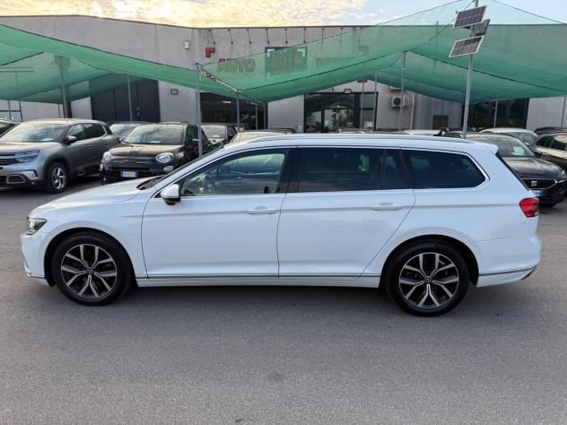 Volkswagen Passat Variant 2.0 TDI SCR 200 CV DSG Executive - Foto 2