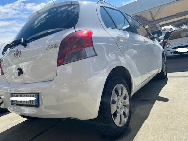 TOYOTA YARIS 1,0 - Foto 2