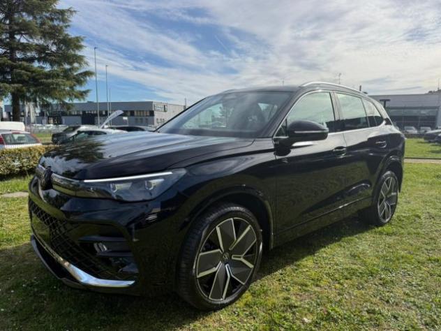VOLKSWAGEN Tiguan 2.0 TDI 193 CV DSG 4MOTION MY26 R-Line Plus TETTO rif. 23781122
