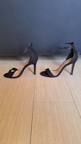Sandali neri con cinturino - Foto 6