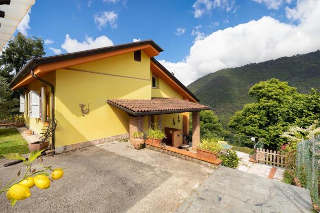casa indipendente in vendita a Massa in zona Altagnana
