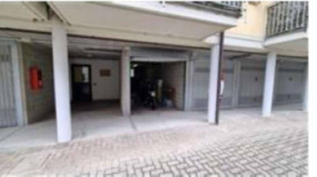 Immobile in asta di 108 m², box auto in vendita a Magnago - Foto 2