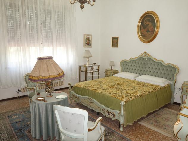 Suzzara vendesi casa indipendente 6 vani 200 Mq - Foto 6