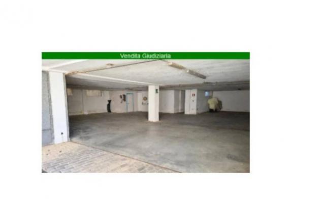 Immobile in asta di 105 m², box auto in vendita a Uggiano la Chiesa - Foto 2