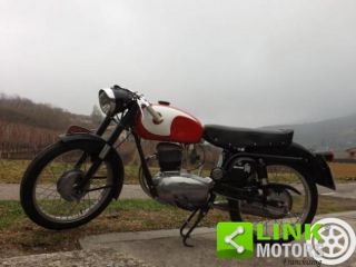 GILERA 150 Sport anno 1955 ( radiata ) completamente restaurata