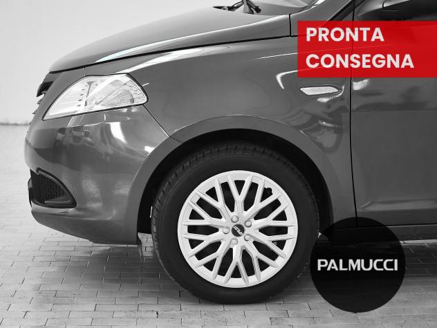 Lancia Ypsilon 1.2 69 cv Silver - Foto 7