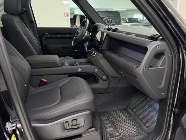 Land Rover Defender (2019) LAND ROVER 110 3.0D I6 200 CV AWD Auto X-Dynamic SE - Foto 3