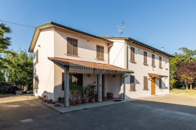 Bifamiliare con Giardino Privato e Ampi Spazi per Ogni Esigenza! - Foto 2