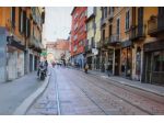 NEGOZI  IN ZONA -NAVIGLI, PER INVESTIMENTO