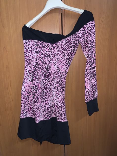 UNA MAGLIETTA NUOVA MA VINTAGE DA DONNA/RAGAZZA ELASTICIZZATA CON UNA MANICA SOL - Foto 8