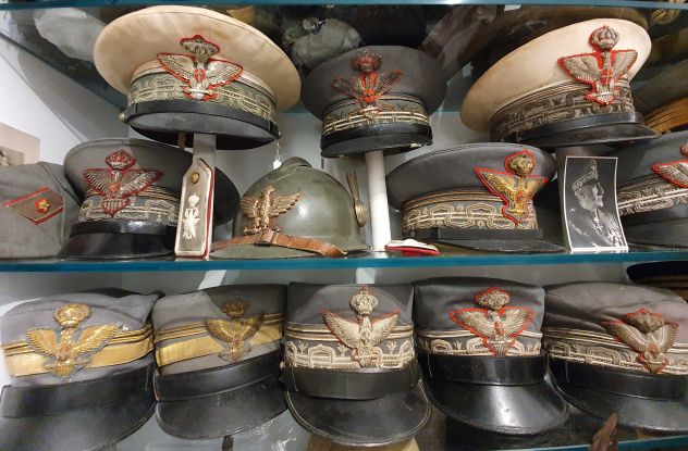 Collezione Militare e Militaria Acquisto Elmetti Uniformi e Medaglie militari - Foto 6