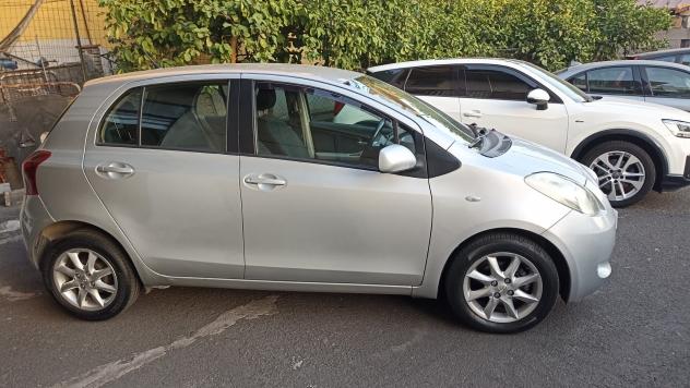 Toyota Yaris 1.4 D-4D 5 porte M-MT Sol automatica - Foto 4