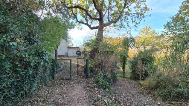 Vendesi casa indipendente a fossombrone ? zona comoda e ben collegata
in posizione facilmente accessibile, a pochi minuti dalla strada provinciale, pr - Foto 8
