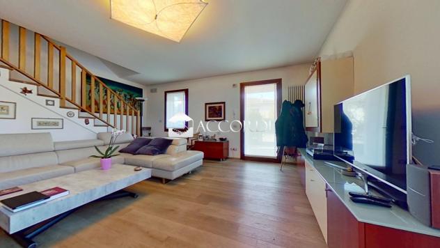 VILLA A SCHIERA di 5 vani e di 190 mq (MONTEBELLUNA) rif. DG368 - Foto 5