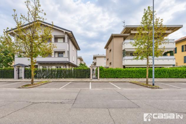 VAPRIO - 3 LOCALI CON TERRAZZO, CANTINA E BOX - TRASFORMABILE IN 4 LOCALI
Zona residenziale Vaprio Sud, in recente mini palazzina di sole 3 unità abit - Foto 2