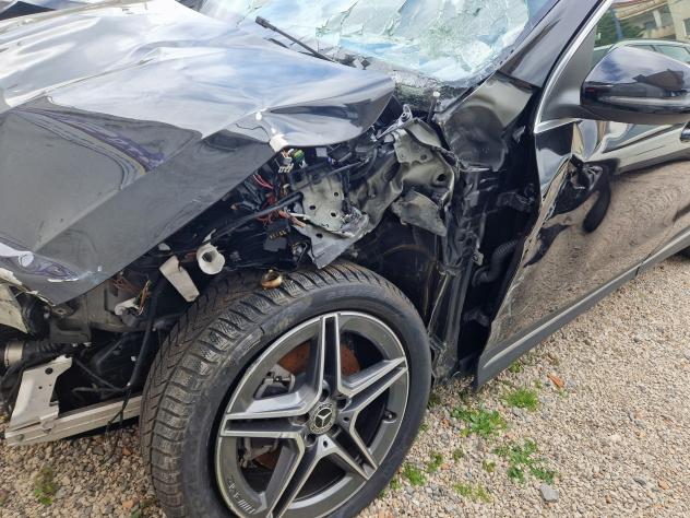 Mercedes-benz GLA 250 e EQ-Power AMG 29000km-2021 - Foto 9