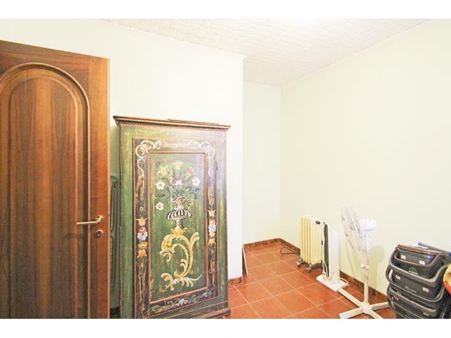 TRILOCALE terra-cielo RISTRUTTURATO in corte, con GIARDINO PRIVATO in corpo staccato - Foto 10