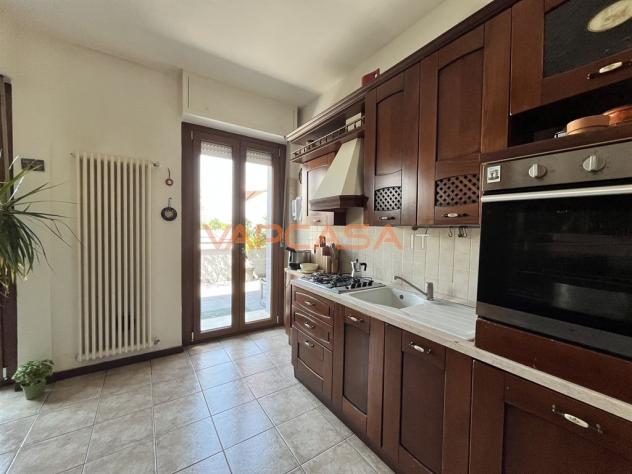TRELOCALI CON TERRAZZA, BOX E CANTINA - Foto 3