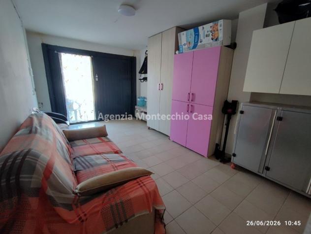 Appartamento completamente ristrutturato con tre camere, taverna, garage e ampio scoperto esclusivo - Foto 12