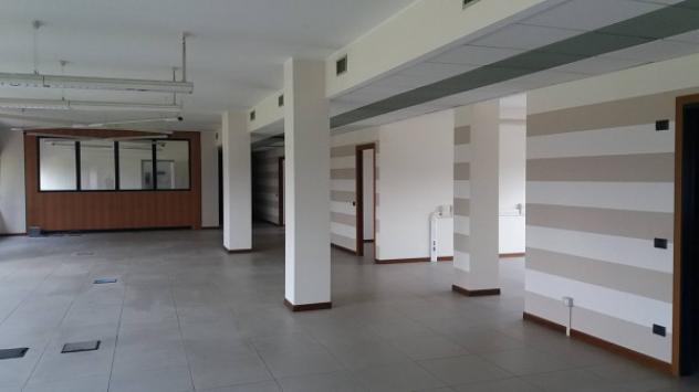 Immobile di 393 m² con più di 5 locali in affitto a Lainate - Foto 4