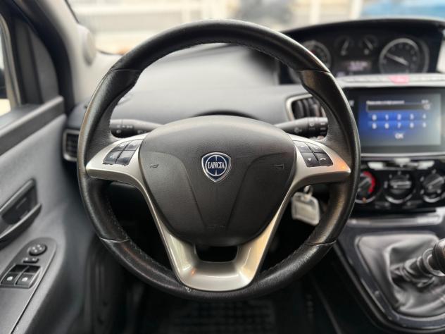 Lancia Ypsilon 1.0 FireFly 5 porte S&S Hybrid Alberta Ferretti - Foto 8