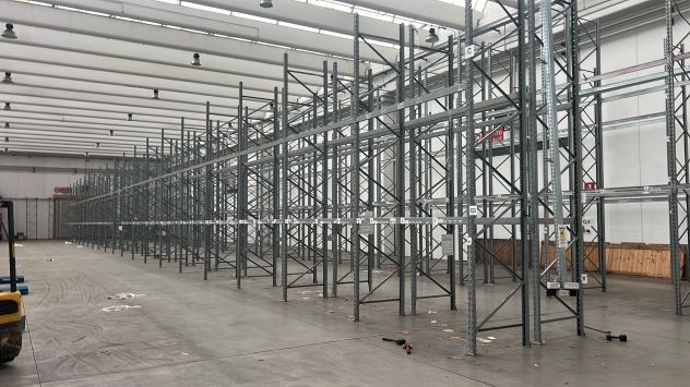 Acquisto scaffalature e attrezzature - Foto 3