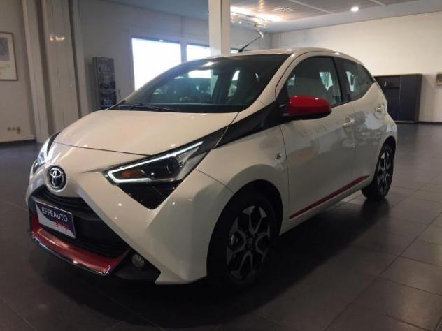 Toyota Aygo 1.0 VVT-i 69 CV 5 porte x-play TTS