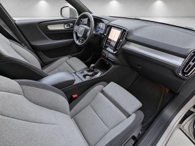 Volvo XC40 B3 automatico Core - Foto 9
