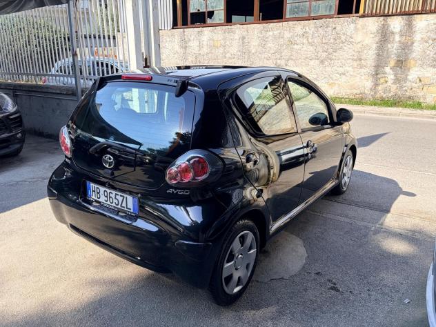 TOYOTA AYGO 1.0 68CV CAMBIO AUTOMATICO 2010 - Foto 2