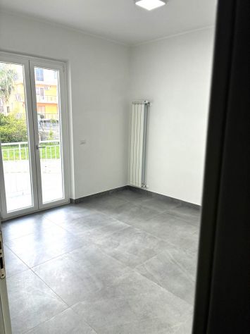IN AFFITTO A STRIANO – NUOVO APPARTAMENTO IN VILLA - Foto 3