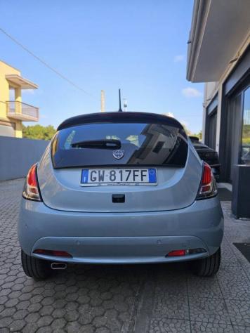 Lancia Ypsilon III 1.0 firefly hybrid Platino s&s 70cv - Foto 3