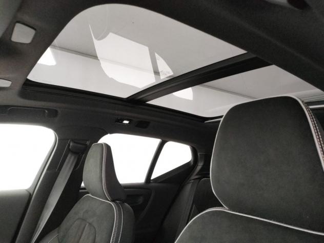 Volvo XC40 XC40 2.0 b3 Plus Black Edition auto - Foto 10