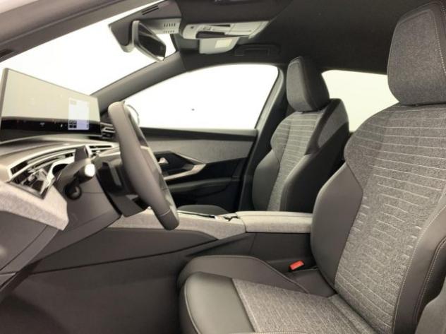 PEUGEOT 5008 Hybrid 145 e-DCS6 Allure + Pack Navi rif. 24103540 - Foto 9