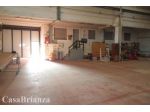 Biassono, capannone 750mq con area esterna.