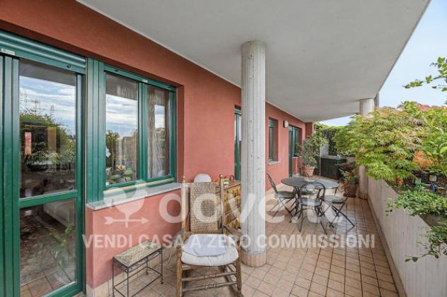 Attico / Mansarda di 180 m² con più di 5 locali e box auto doppio in vendita a Gazzada Schianno - Foto 8