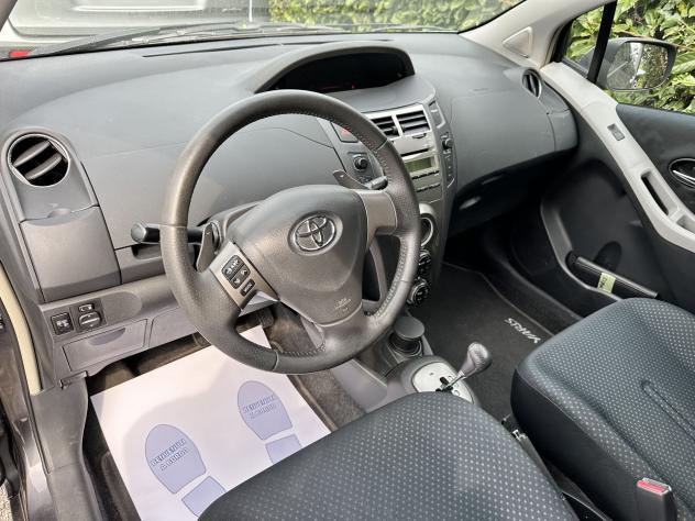 Toyota Yaris Yaris 3p 1.3 dual S m-mt - Foto 10