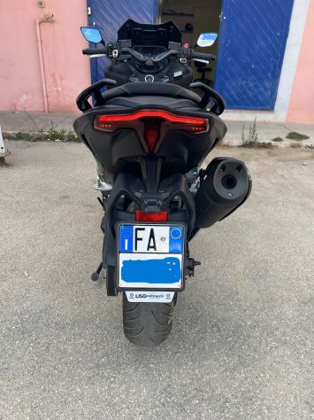 YAMAHA T-MAX 560 TECH MAX 2022 KM 4700 - Foto 3