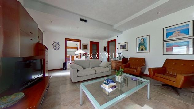 CASA INDIPENDENTE di 8 vani e di 240 mq (GODEGA DI SANT'URBANO) rif. DG025 - Foto 5