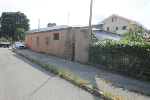 Palazzo / Stabile di 400 m² con più di 5 locali in vendita a Padova